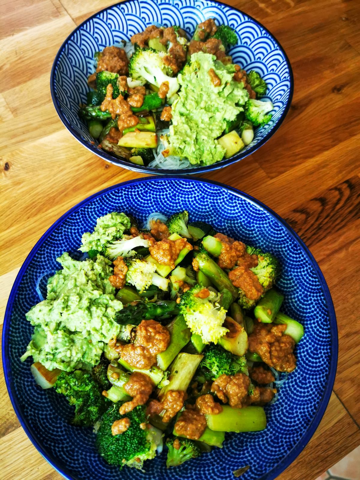 Green Bowl mit Glasnudeln